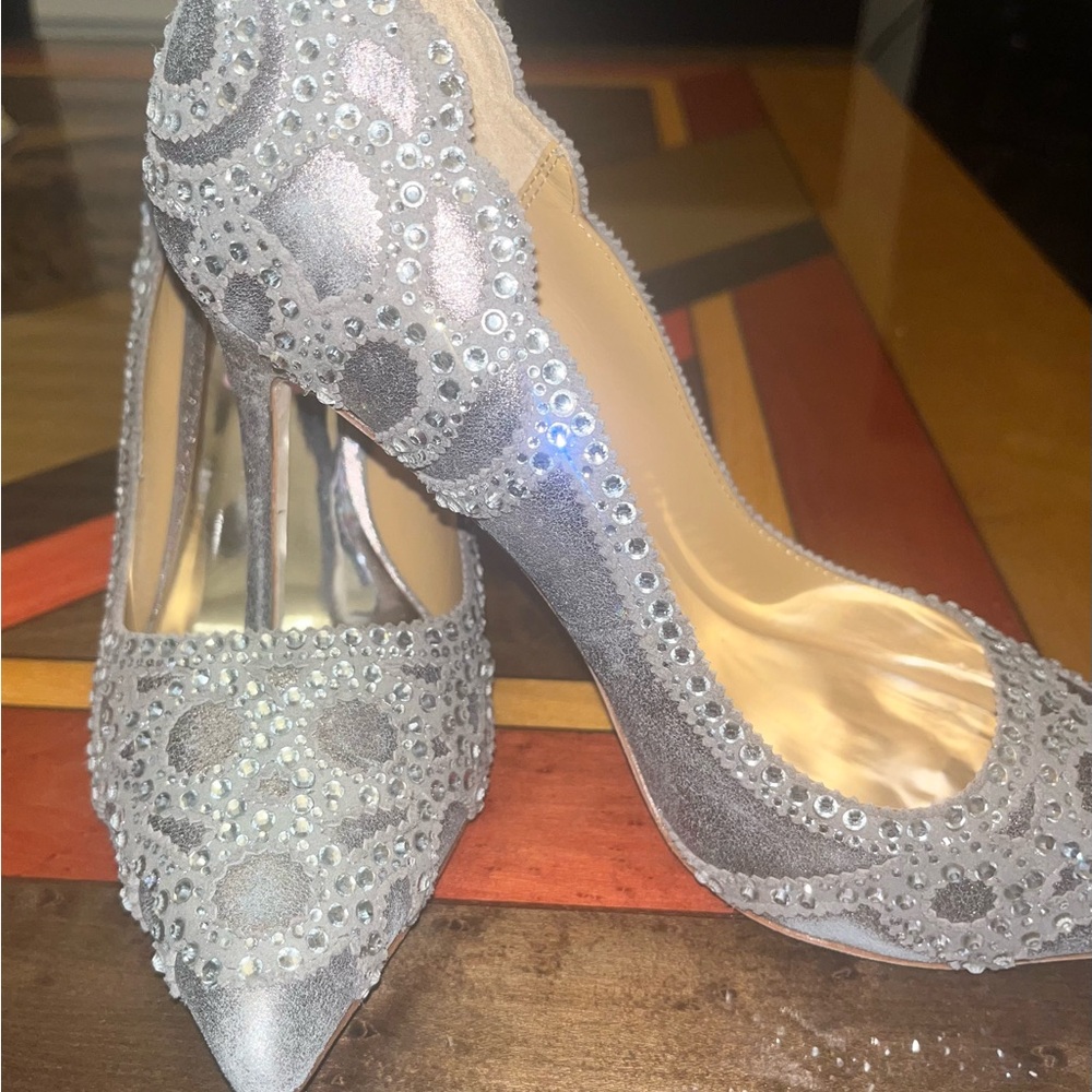 Embellished Badgley Mischka Pointed Toe Women's Heels - Picture 2 of 5
